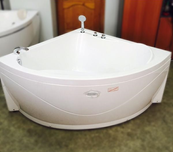 Ванна акриловая Vannesa АЛЬТЕЯ  125x125 см. 